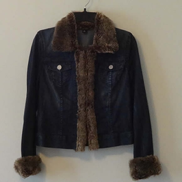 Allen B. Jean Jacket with faux fur trim - Picture 2 of 3